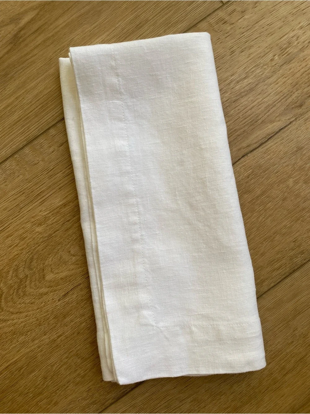 Pottery Barn White 100% Linen Dinner Napkins - Set of 8